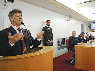 O juiz auxiliar da 3ª Vice-Presidência do TJMG, Carlos Donizetti, discursou na inauguração em Frutal