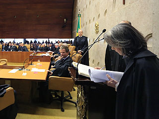 A ministra Cármen Lúcia é a primeira mineira e a segunda mulher a alcançar o mais alto posto do Poder Judiciário do País