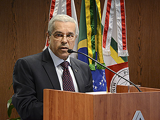 Em seu discurso, o presidente Herbert Carneiro cumprimentou todas as pessoas que colaboraram com a elaboração do termo de cooperação