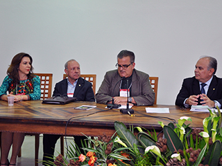 A desembargadora Áurea Brasil e os desembargadores Geraldo Augusto, Rogerio Medeiros e Saulo Versiani Pena no 20o Encor