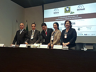 Congresso tratou da arbitragem, forma de negociação em que há um terceiro especializado auxiliando as partes a chegar a um acordo