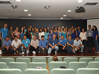Participaram do evento a equipe da Coaut do TJMG, que conta com 24 funcionários surdos e um grupo de 27 portadores de deficiência auditiva que trabalham nas varas das fazendas públicas estadual