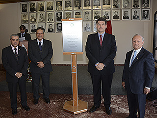 Dirigentes descerram a placa que marcou a inauguração da sede própria da Corregedoria-Geral de Justiça