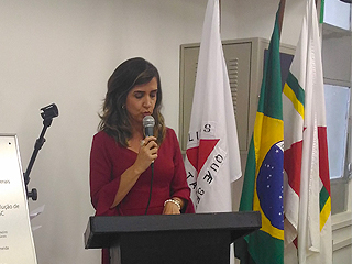 A juíza da comarca de Mariana, Marcela Decat, discursou na solenidade da inauguração do Cejusc