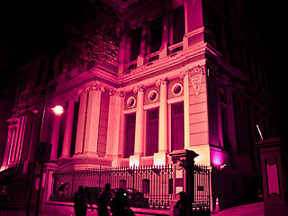 O Palácio da Justiça recebeu novamente a iluminação especial em apoio à campanha