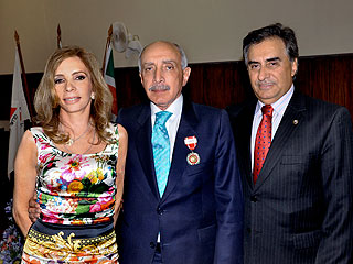   MEDALHA HÉLIO COSTA - A desembargadora Albergaria Costa, o presidente Cláudio Costa, e o juiz Edir Guerson de Medeiros