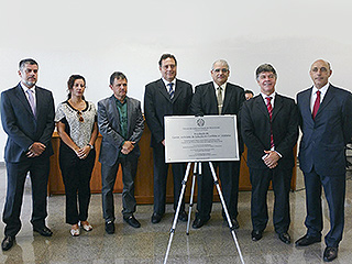 O descerramento da placa de instalação do Cejus teve a participação das autoridades presentes