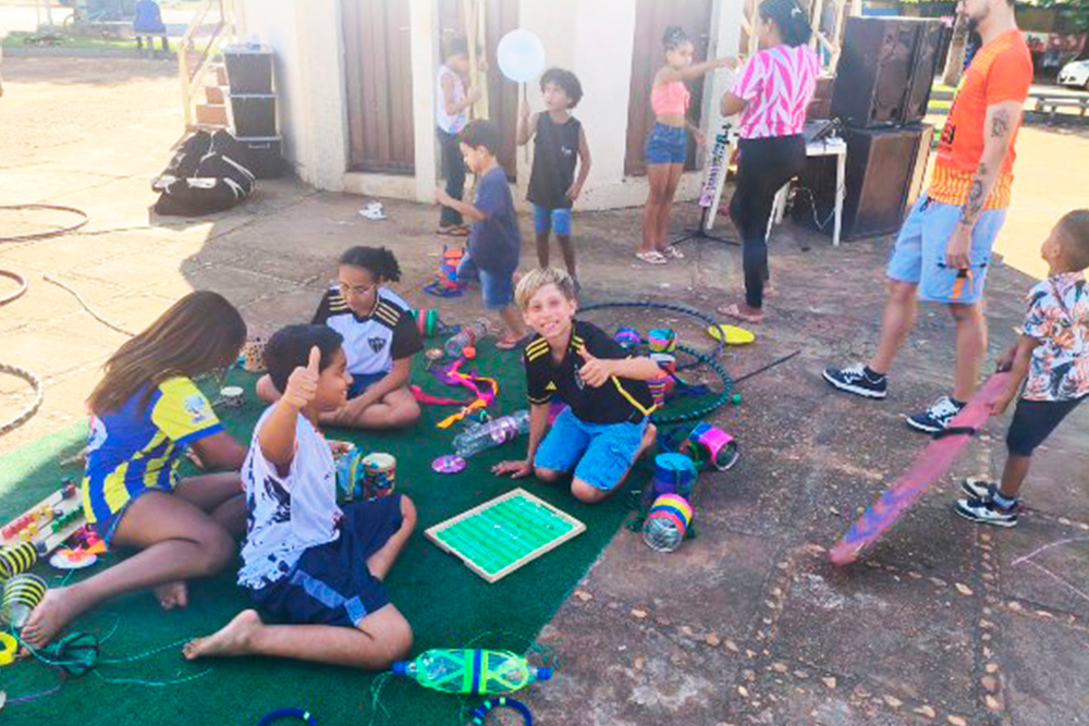 Exposição de brinquedos para o público infantil, em Lassance. 01/07. (CRÉDITOS: COESP/TJMG).