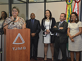 A desembargadora Kárin Emmerich destacou a importância de a vítima de violência doméstica denunciar o seu agressor