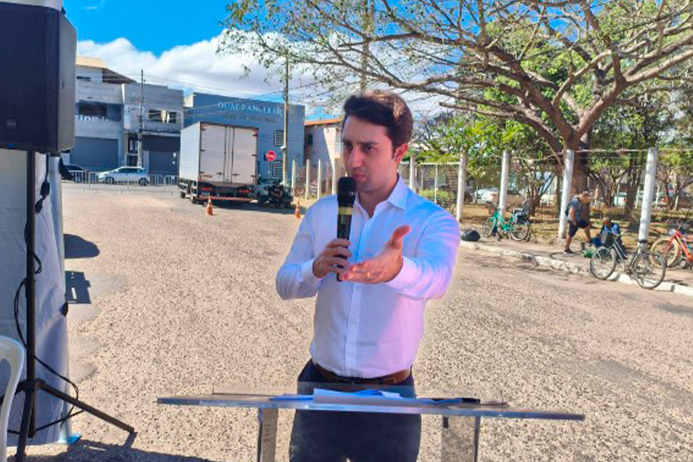 Juiz de Direito Ismael Fernando Poli Villas Boas Júnior, em pronunciamento. Várzea da Palma, 30/06. (CRÉDITOS: COESP/TJMG).