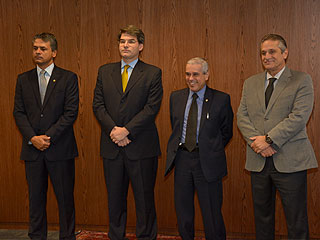 Prestigiaram a posse dos membros do Comitê Gestor, o desembargador Carlos Henrique Perpétuo Braga, superintendente administrativo do TJMG, o corregedor-geral André Leite Praça, o presidente Herbert Carneiro e o 2º vice-presidente, Wagner Wilson Ferreira