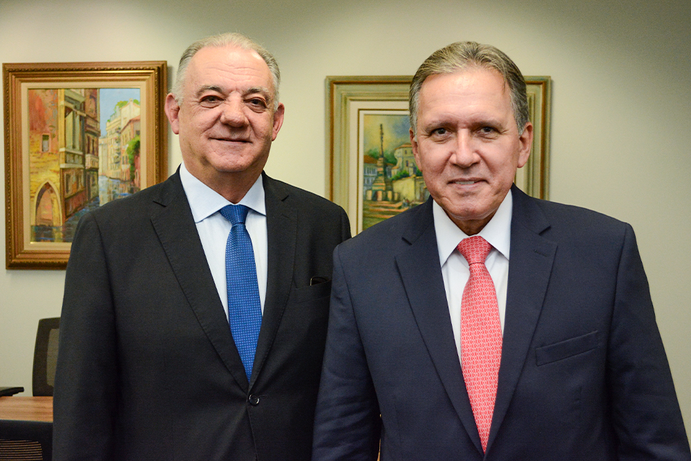 Not---Visita--Min.-Afranio-Vilella-ao-1-Vice-Presidente.jpg