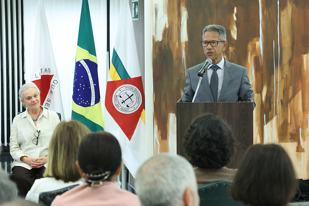 Not-TJMG-Cultural.-Abertura-da-exposicao-BIOgrafia.-Artista-Monica-Sartori-3.jpg