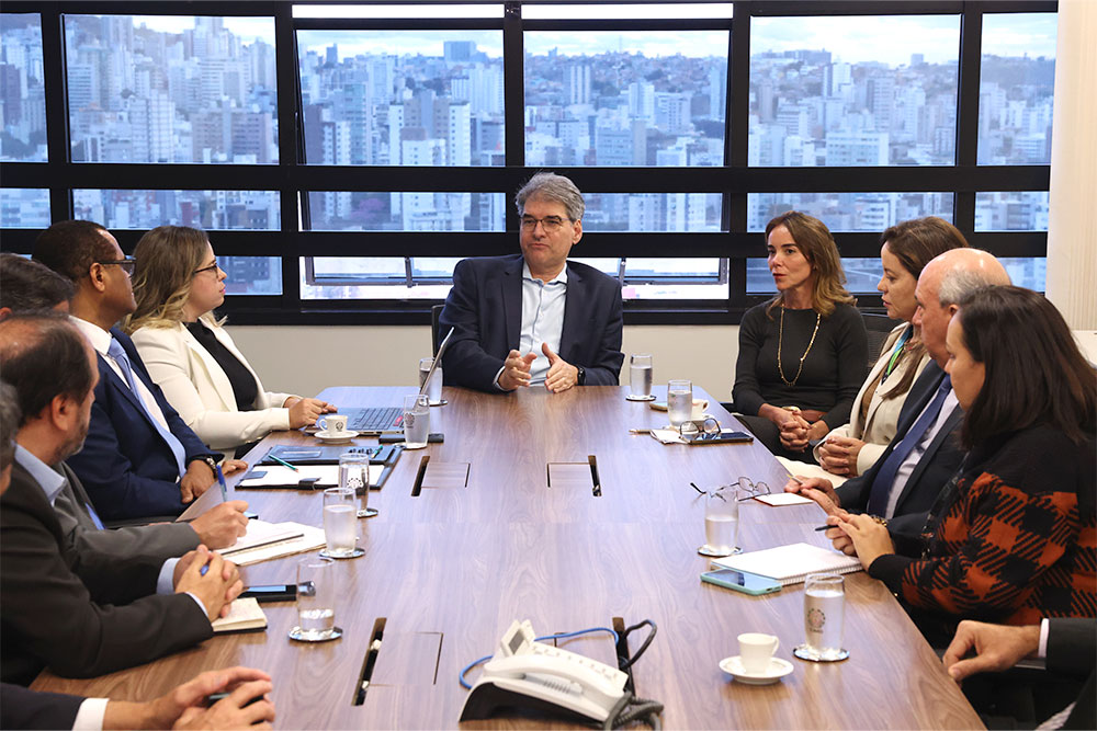 Not---Reuniao-perfil-fake-com-Des-Leite-Praca-1.jpg