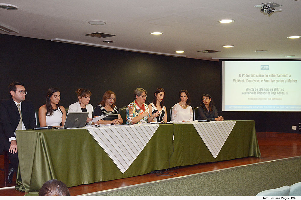 enfrentamento-violencia-mulher.jpg