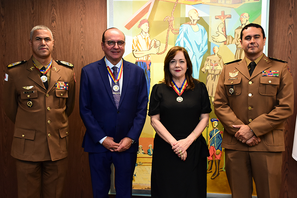 not-medalha-alferes-tiradentes--CEL-RODRIGO-PRESIDENTE-ANA-PAULA-CEL-GILMAR---28.07.22.jpg