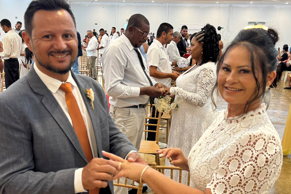 Not 1 Casamento Comunitario em Unai.jpg