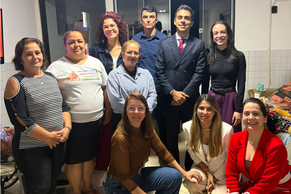 Not-Cejusc-Lalinha-visita-associacao-de-amparo-ao-idoso.jpg