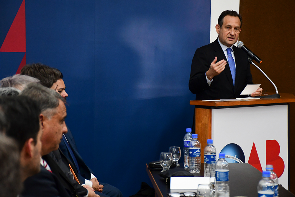 Not-homenagem-GovernadorValadares-presidente.jpg