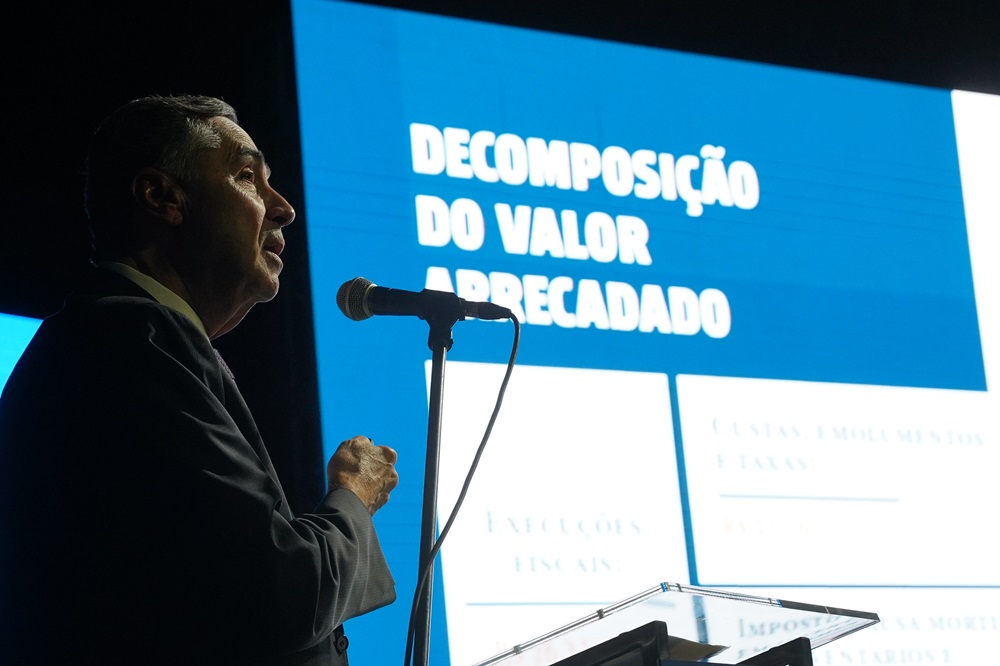 Not--18--Encontro--Poder--Judiciario--Barroso.jpg