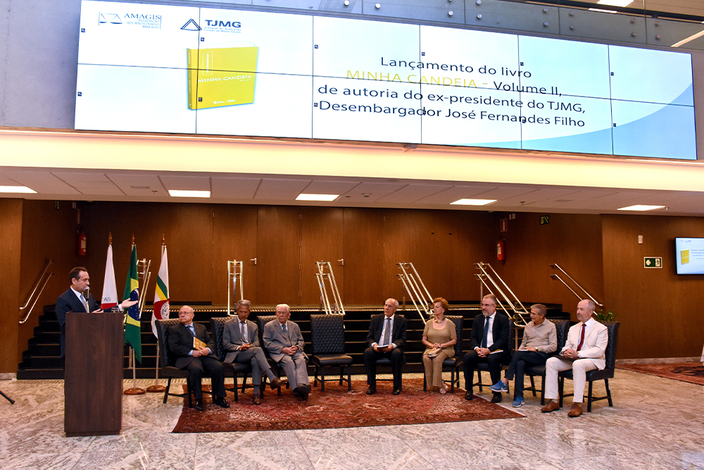 Not---Des-Jose-Fernandes-Filho-lanca-o-livro-Minha-Candeia.3.jpg
