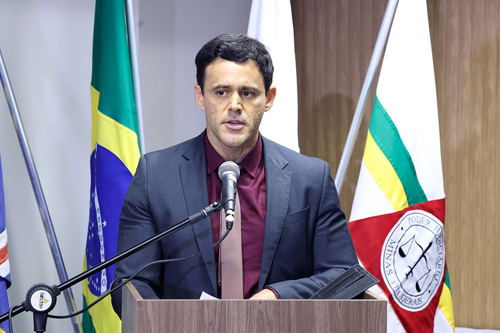 Not-Inauguracao-do-novo-Forum-de-Gov.-Valadares--Dr-Marco-Anderson-Dir-Foro--11.jpg