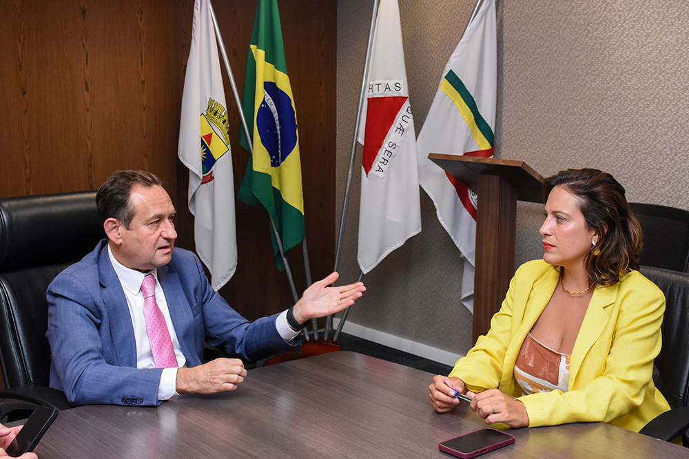Not---Pr-recebe-visita-da-dep.-Bela-Goncalves.5.jpg
