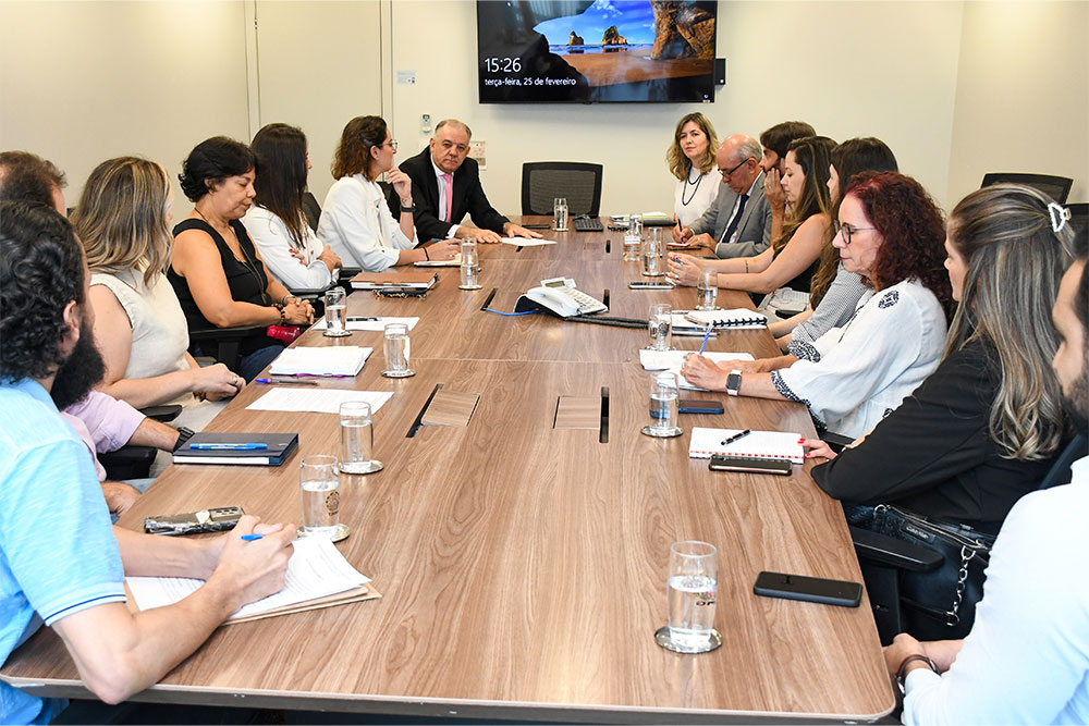 Not-reuniao_aVice-escrivaes1.jpg