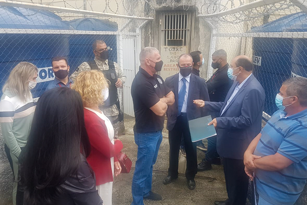 Magistrados e equipes da Sejusp conferem condições no local