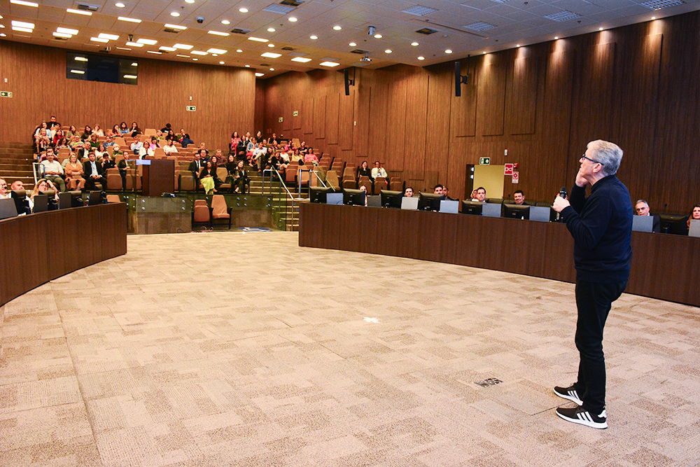 Nott---Abertura-semana-do-servidor---Palestra-Steve-Dubiner--4--.jpg