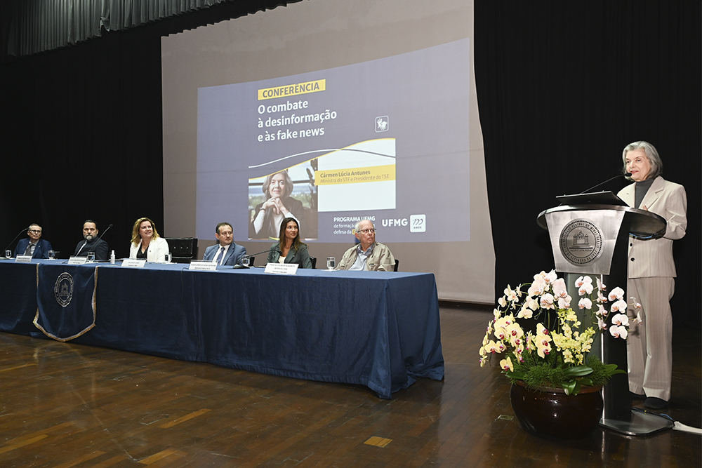 Not-1---Palestra-Ministra-Carmen-Lucia.jpg