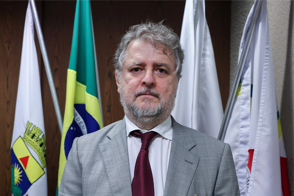 Not-Juiz-Areclides-Rezende-entra-em-exercicio-na-2a-Instancia3.jpg