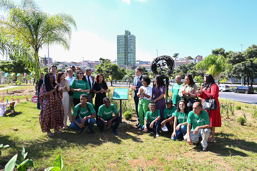 Not-1---Inauguracao-Escultura-de-Ale-do-Rosario.jpg