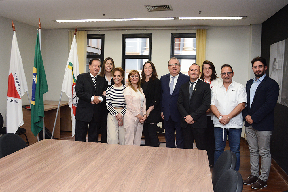 Not--Visita-Comitiva-do-Uruguai-ao-GMF-2-.jpg
