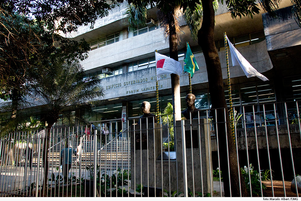 foto-faixada-forum-Lafayette-noticia.jpg