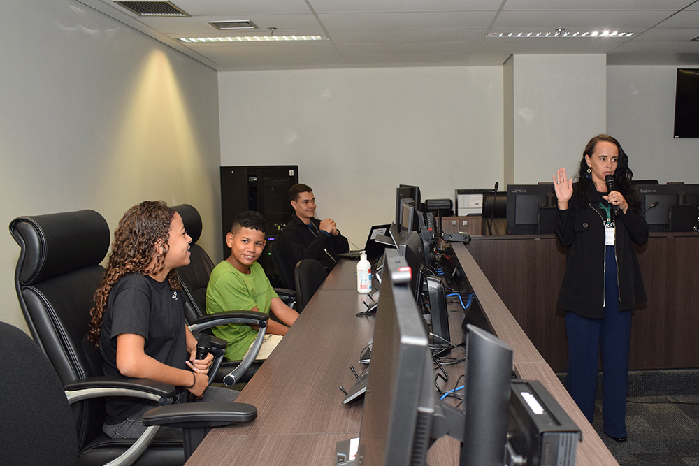 Not 1 Conhecendo o Judiciario CRAS Vila Cemig.jpg