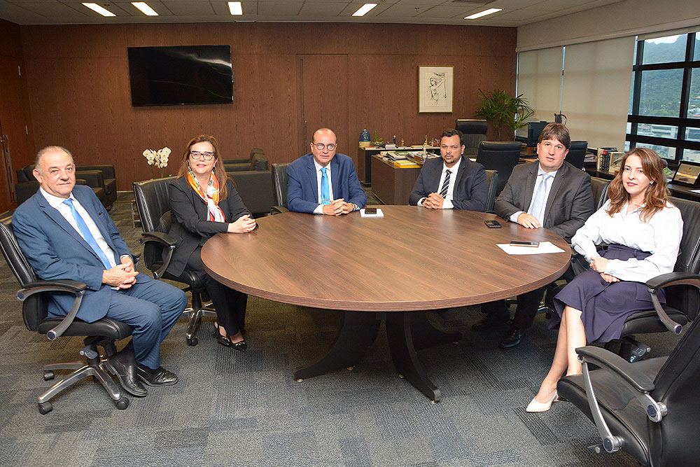Not--Presidente-Jose-Arthur-Filho-e-Monica-Sifuentes.jpg