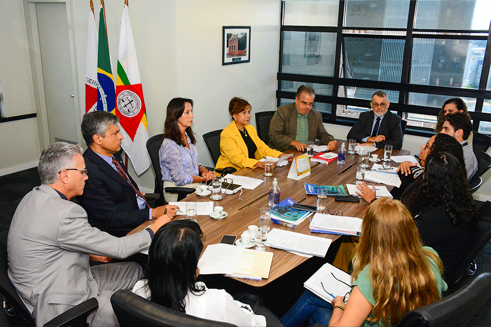 not---Reuniao-da-comissao-de-concursos.gif