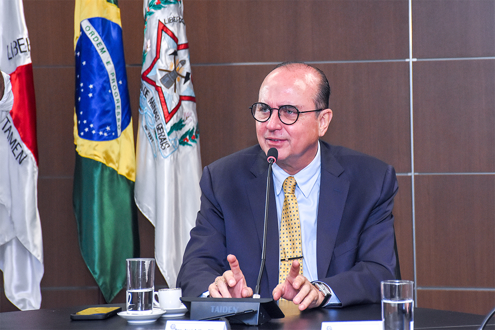 Not---Governador-Jose-Arthur-recebe-visita-do-Pr-da-OAB-e-Diretoria.2.jpg