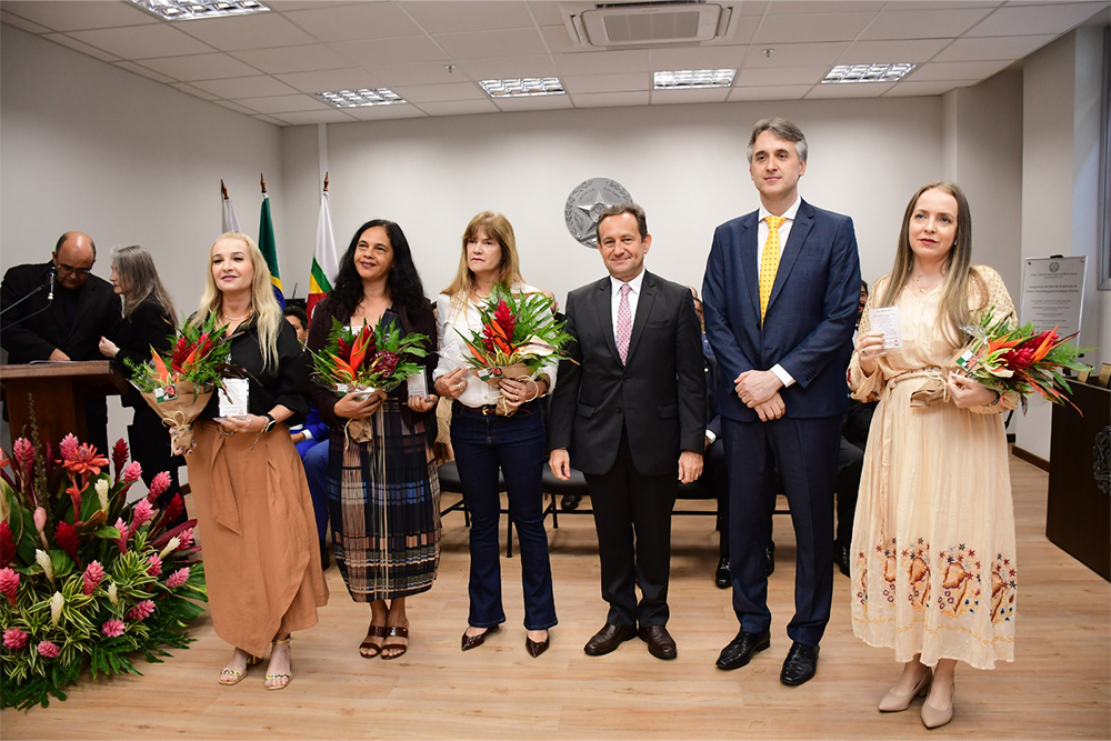 Not---Servidoras-homenageadas-Inauguracao-do-Forum-de-Teofilo-Otoni._10.jpg