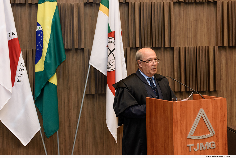 noticia-1--homenagem-des-aposentados-.jpg