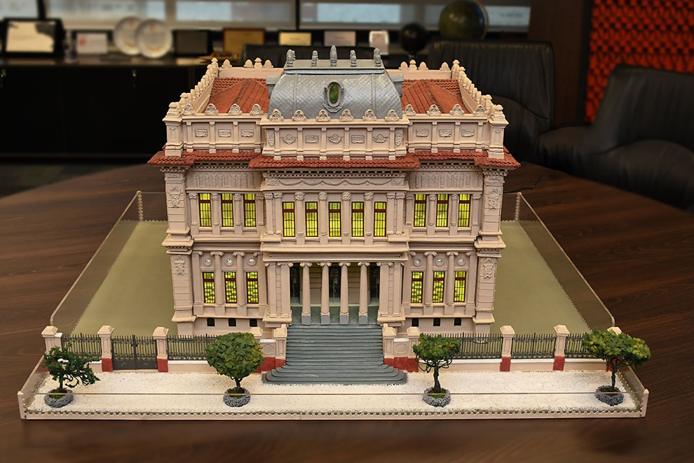 Not-entrega-maquete-PalacioJustica.jpg