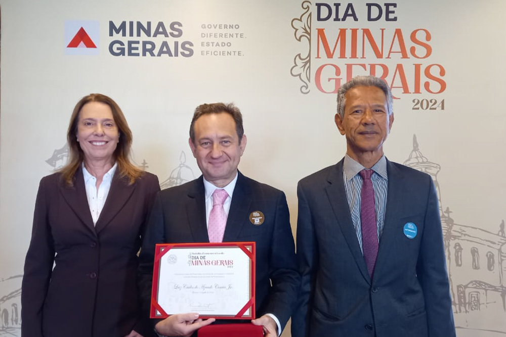 Not-12---Dia-de-Minas.jpg