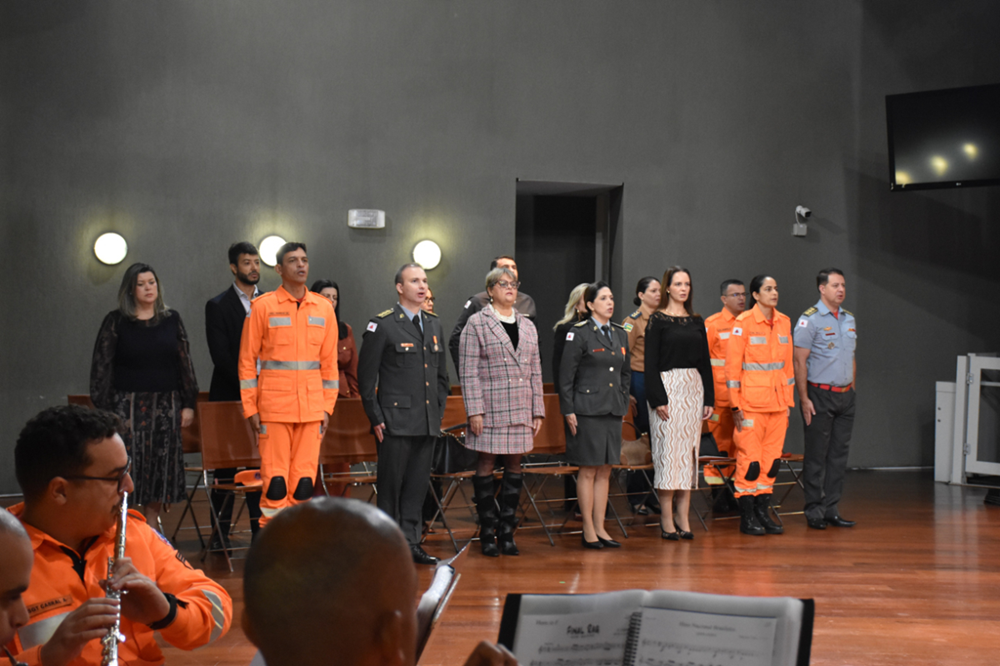 Not-Bombeiros_DesaKaren2.png