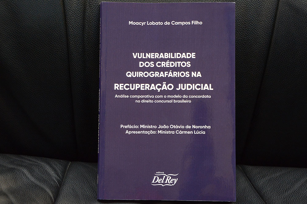 Not---Des-Moacyr-Lobato-apresenta-ao-PR-livro-que-sera-lancado2.jpg