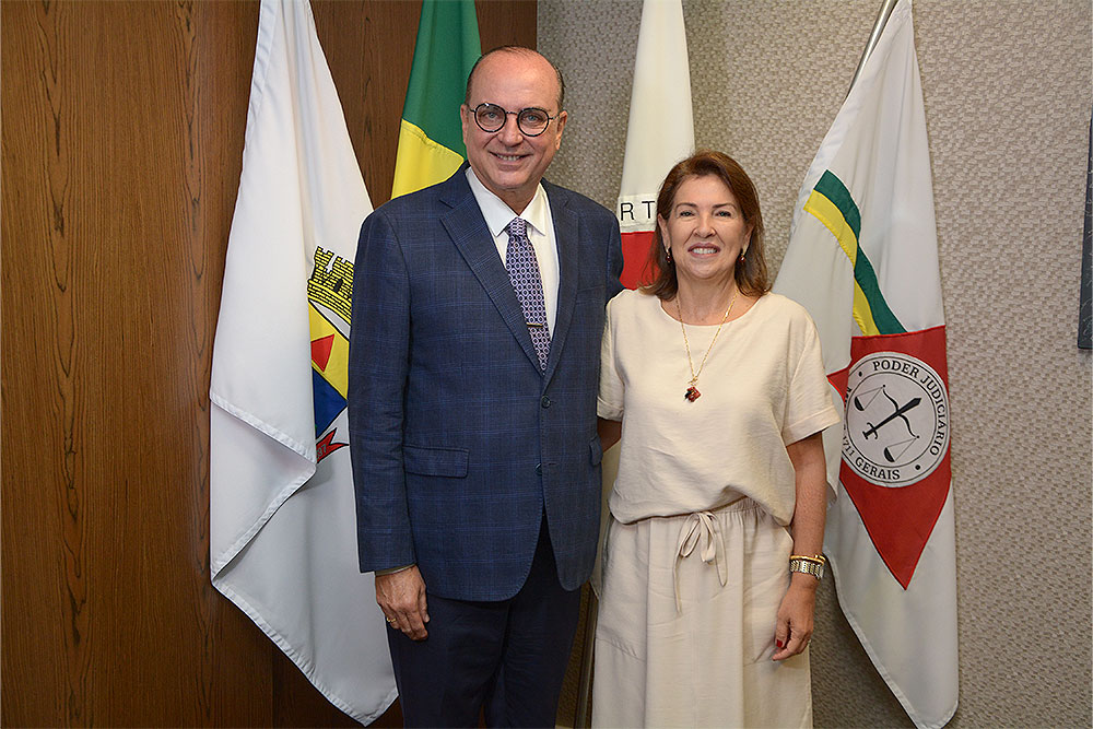 Not---Assinatura-de-termo-em-exercicio-juiza-de-direito-Maria-Dolores-Cordovil7.jpg