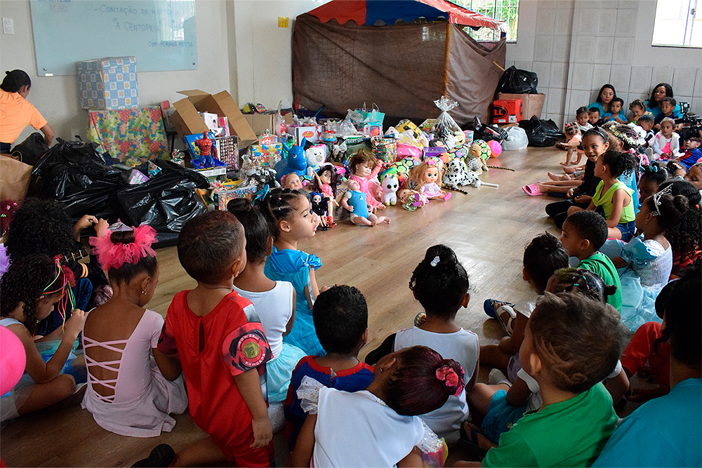 Not---Entrega-de-brinquedos-na-Creche-Sementinha-Alegre._3.jpg