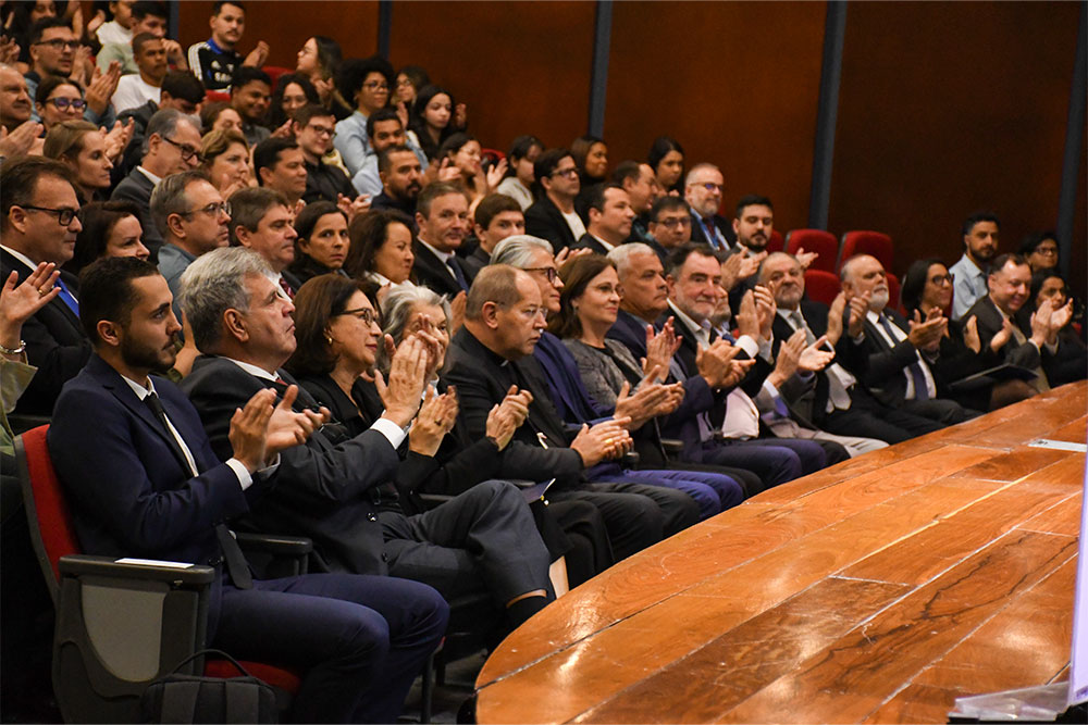 Not-75-anos-FacDireitoPUCMG1.jpg