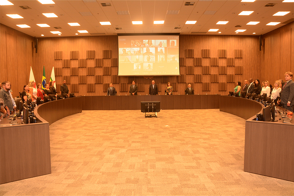 Not---Cerimonia-de-homenagem-servidores9-30-anos.jpg
