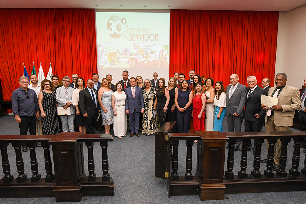 Not-Servidores-Patos-Minas-homenageados.jpg